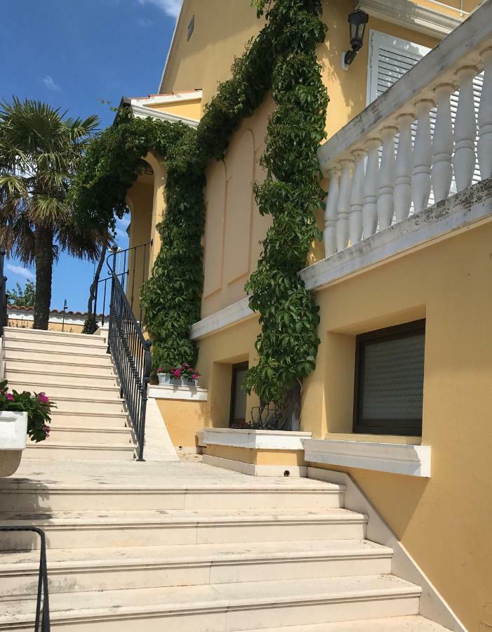 Vila Rojana Vodice Kültér fotó