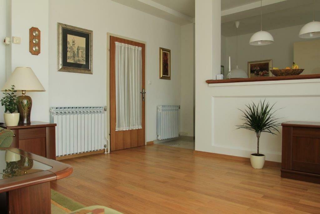 Vila Rojana Vodice Kültér fotó